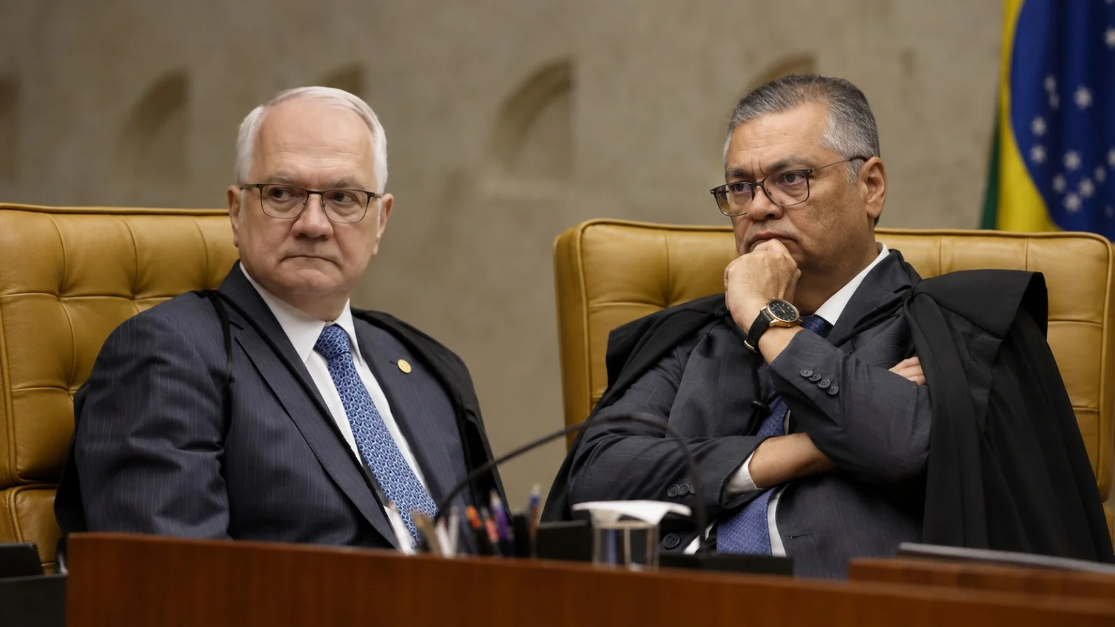 Fachin reage a conflito no STF e aponta afronta à competência da Presidência